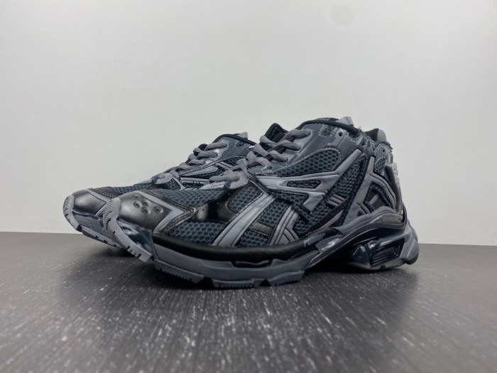 Ba*len*cia*ga runner sneaker
