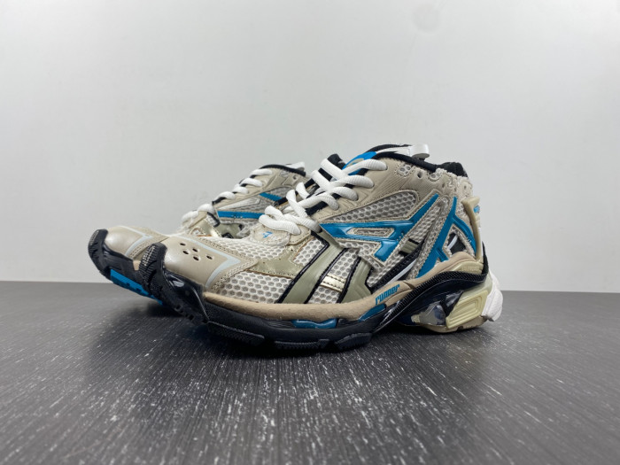Ba*len*cia*ga runner sneaker