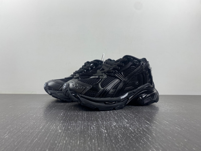 Ba*len*cia*ga runner sneaker