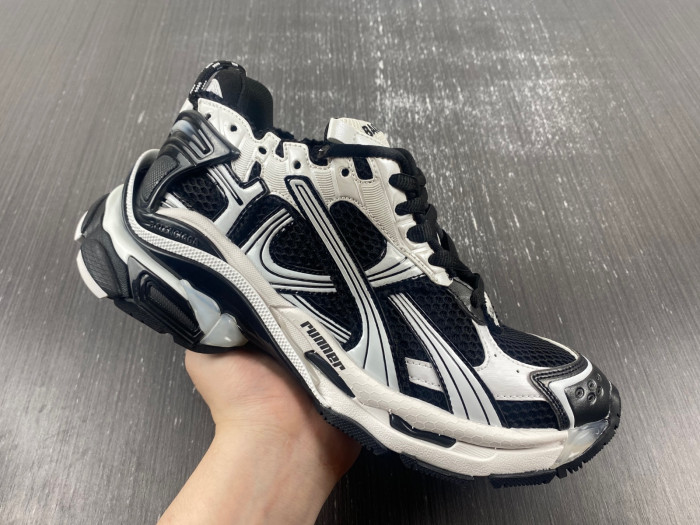 Ba*len*cia*ga runner sneaker
