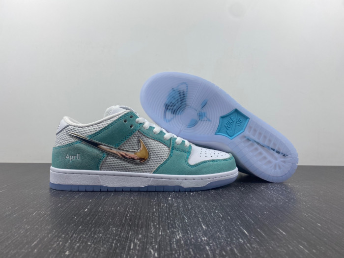 nike dunk sdcai*nike sb low fd2562-400