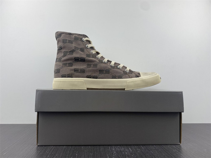 Ba*len*cia*ga sneaker