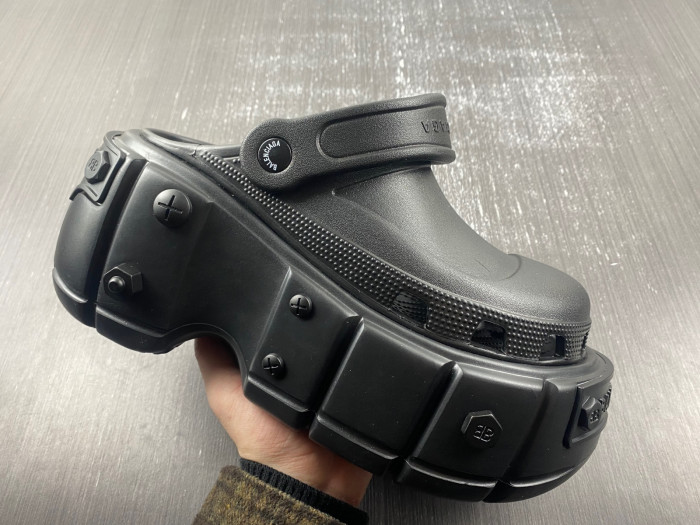 balenciag* sandal bs28
