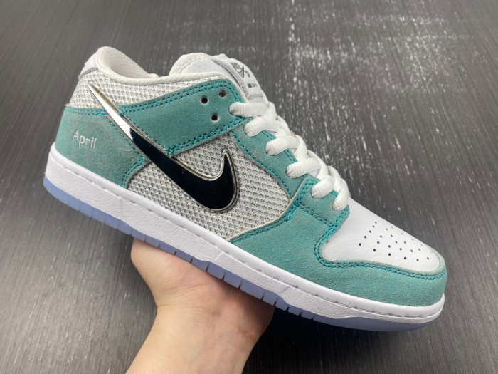 nike dunk sdcai*nike sb low fd2562-400
