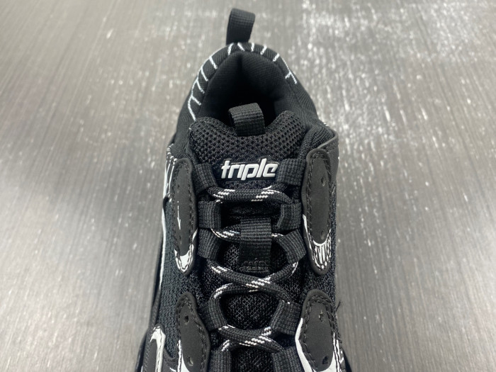 Ba*len*cia*ga triple s sneaker 8000099