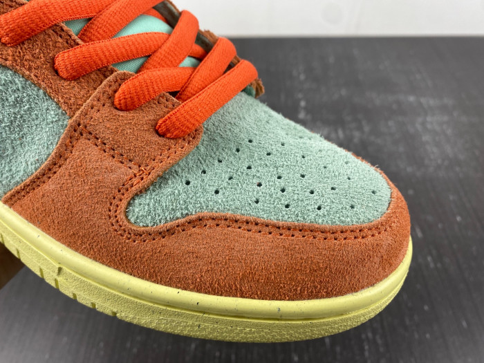 nike sb dunk low “noise aqua” dv5429-800