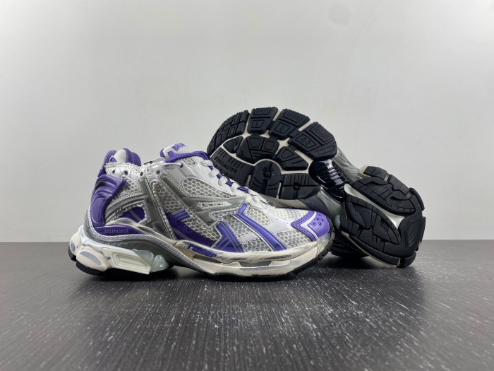 Ba*len*cia*ga runner sneaker