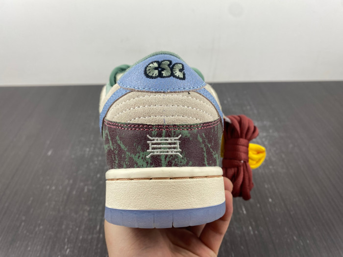 crenshaw skate club x nike sb dunk low fn4193-100