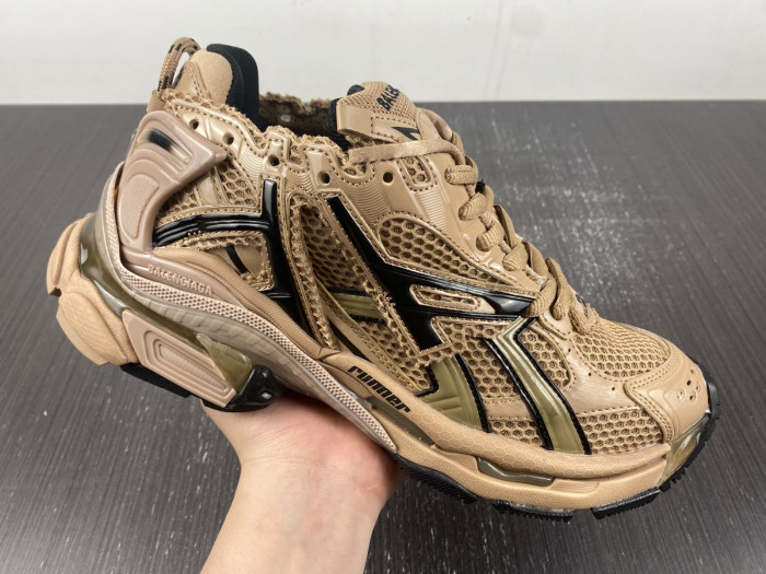 Ba*len*cia*ga runner sneaker