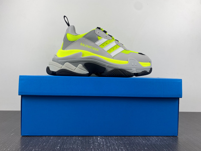 Ba*len*cia*ga triple s sneaker 80000111