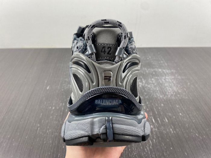 Ba*len*cia*ga runner sneaker