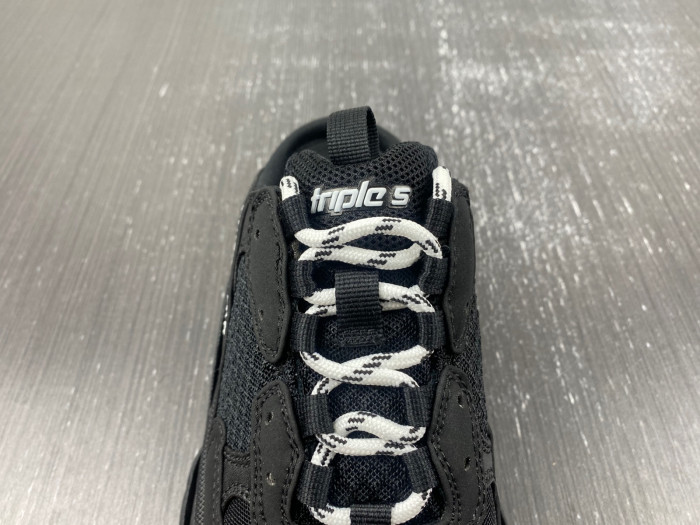 Ba*len*cia*ga triple s sneaker 80000102