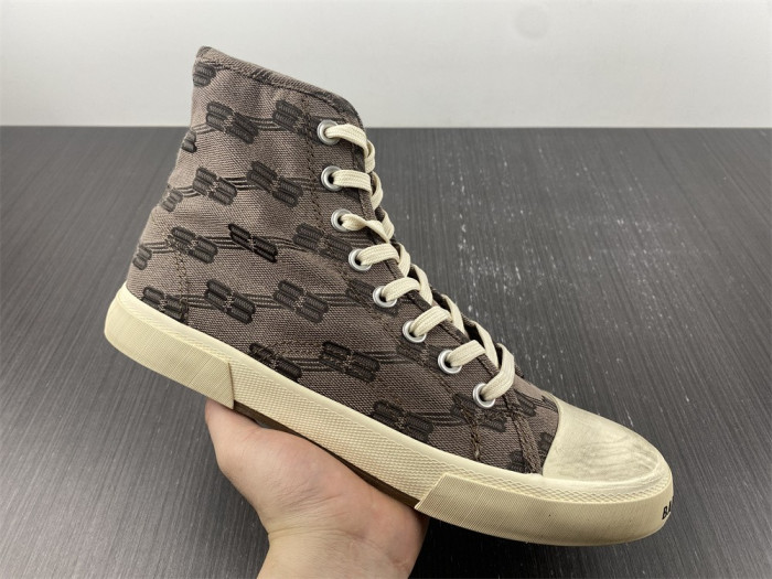 Ba*len*cia*ga sneaker