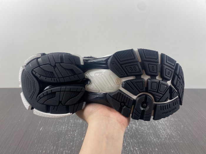 Ba*len*cia*ga runner sneaker