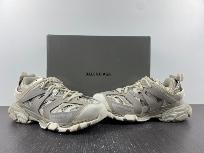 Ba*len*cia*ga track 8000048