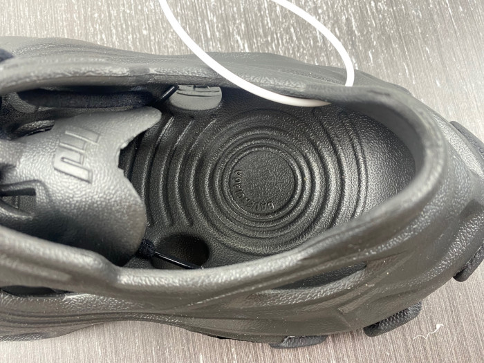 balenciag* sandal17