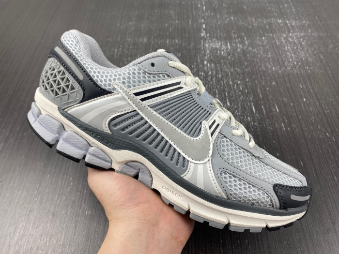 nike zoom vomero 5 fd9919-001