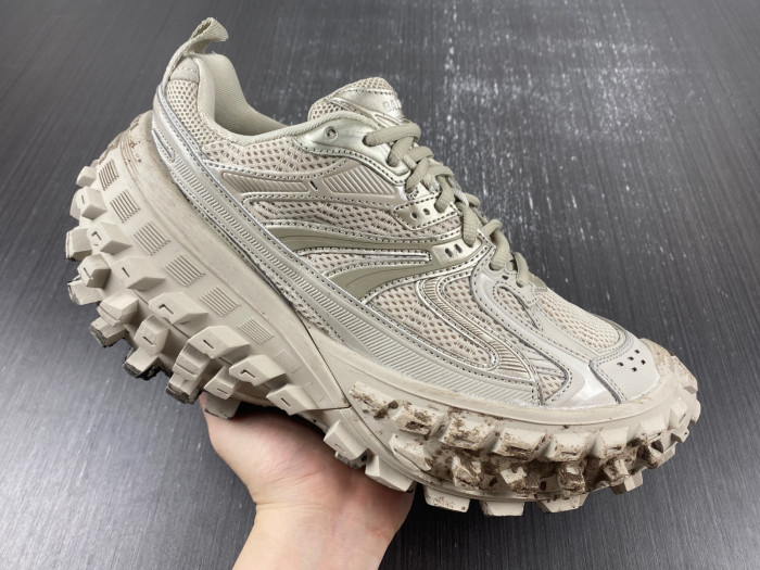 Ba*len*cia*ga defender sneaker