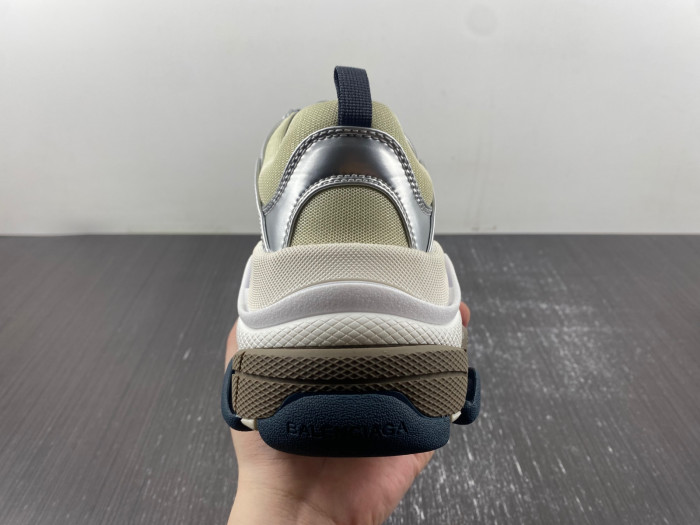 Ba*len*cia*ga triple s sneaker 80000138