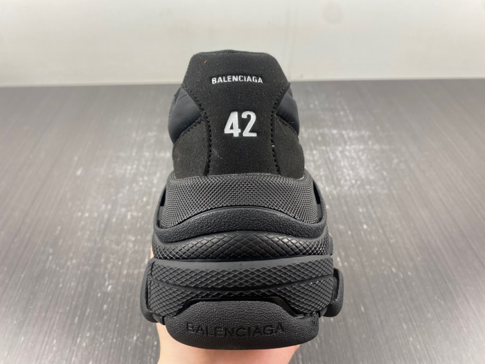 Ba*len*cia*ga triple s sneaker 80000130