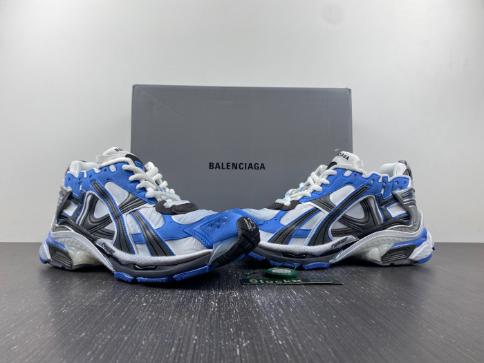 Ba*len*cia*ga runner sneaker