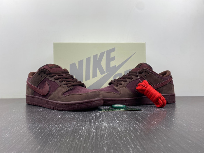 nike sb dunk low “valentine’s day” fn0619-600