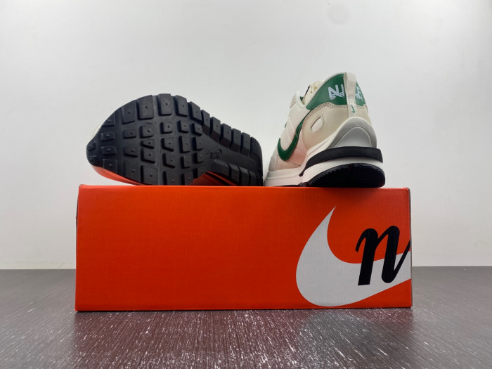 nike sacai x vaporwaffle ns11251