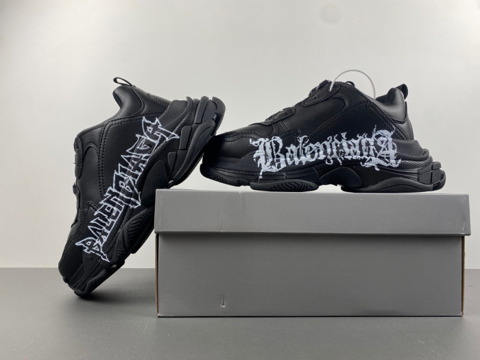 Ba*len*cia*ga triple s sneaker