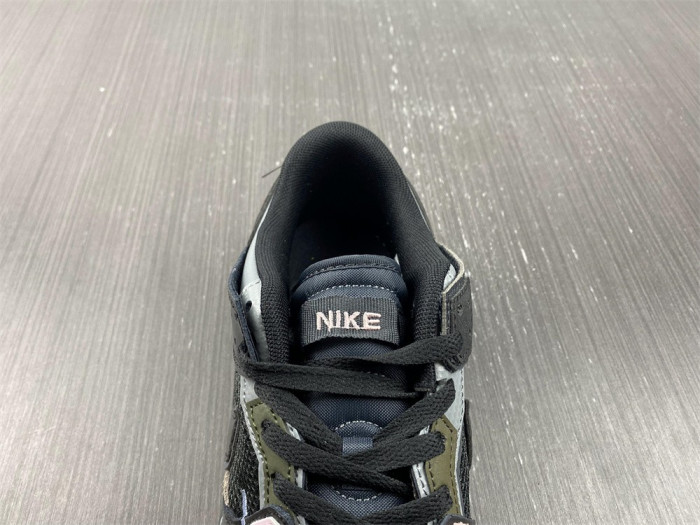 nike dunk low scrap