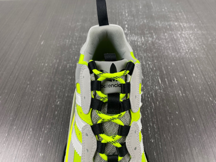 Ba*len*cia*ga triple s sneaker 80000111