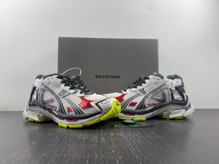 Ba*len*cia*ga runner sneaker