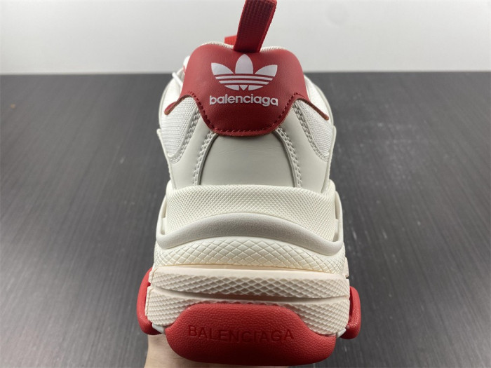 Ba*len*cia*ga triple s sneaker 8000019