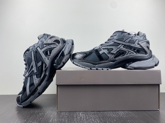 Ba*len*cia*ga runner sneaker