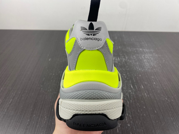 Ba*len*cia*ga triple s sneaker 80000111
