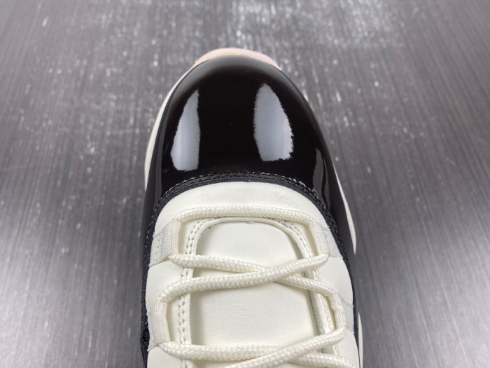 air jordan 11 wmns “neapolitan” ar0715-101