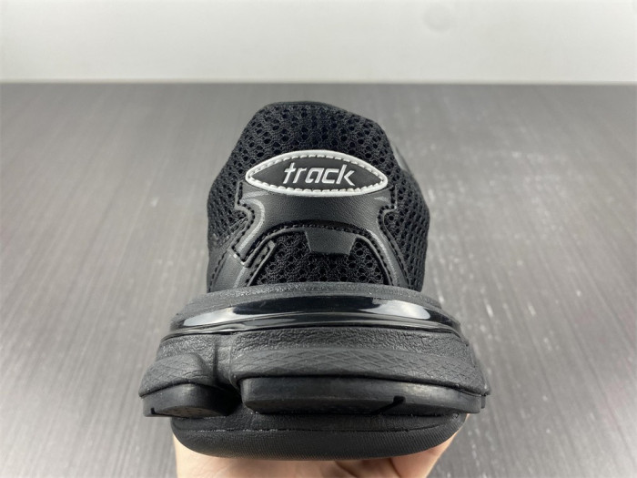 Ba*len*cia*ga track 8000032