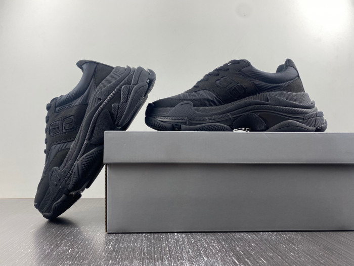 Ba*len*cia*ga triple s sneaker 80000130