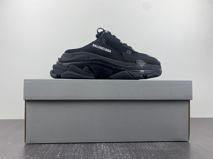 Ba*len*cia*ga triple s sneaker 80000102