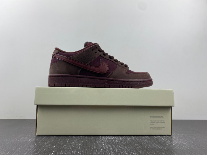 nike sb dunk low “valentine’s day” fn0619-600
