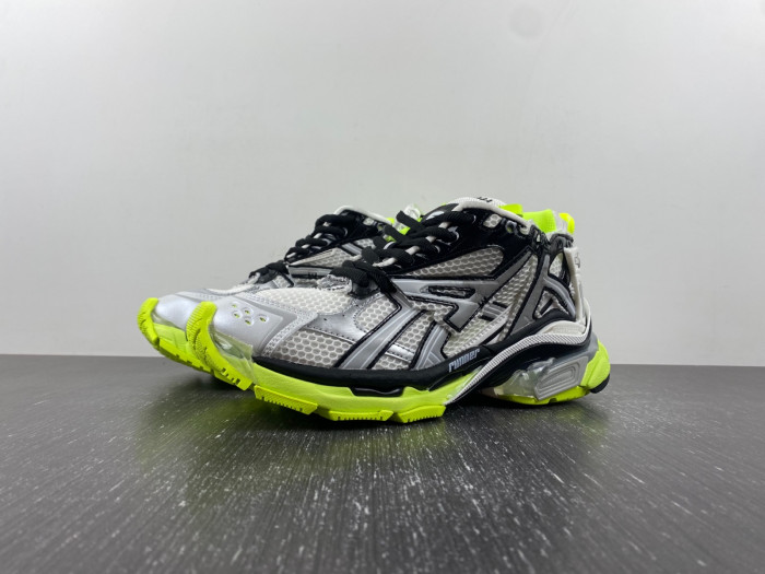 Ba*len*cia*ga runner sneaker