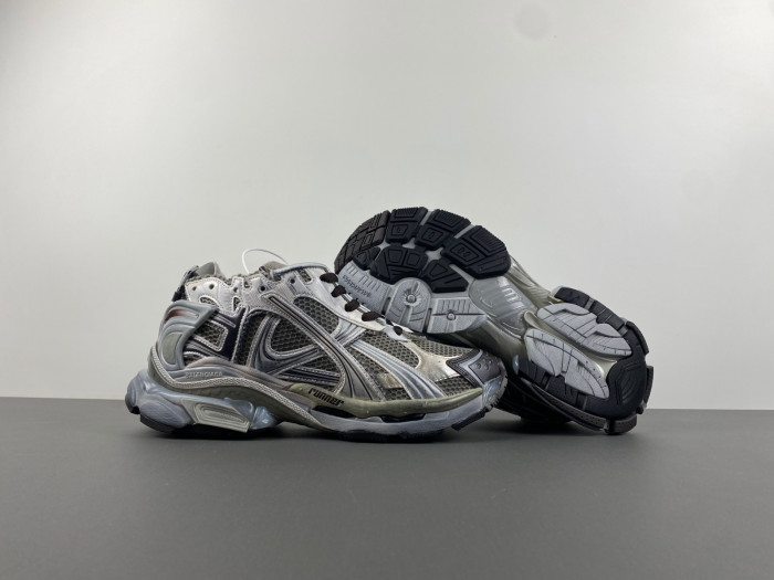 Ba*len*cia*ga runner sneaker