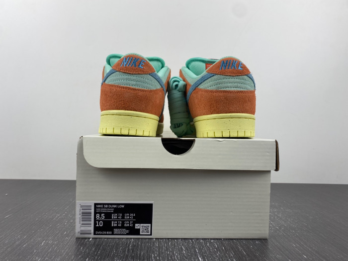 nike sb dunk low “noise aqua” dv5429-800