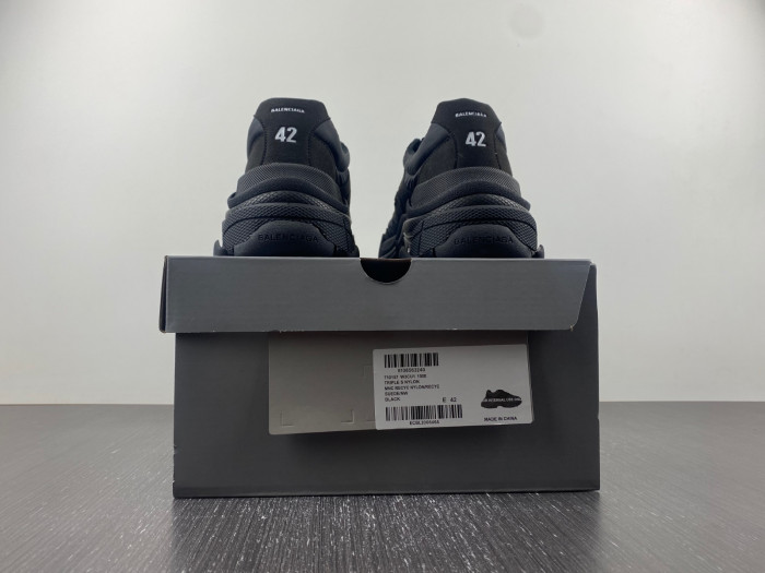 Ba*len*cia*ga triple s sneaker 80000130