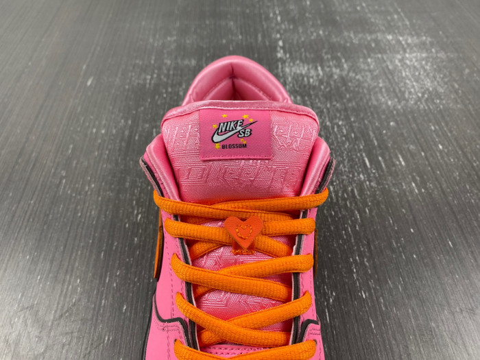 powerpuff girls x dunk low pro sb qs