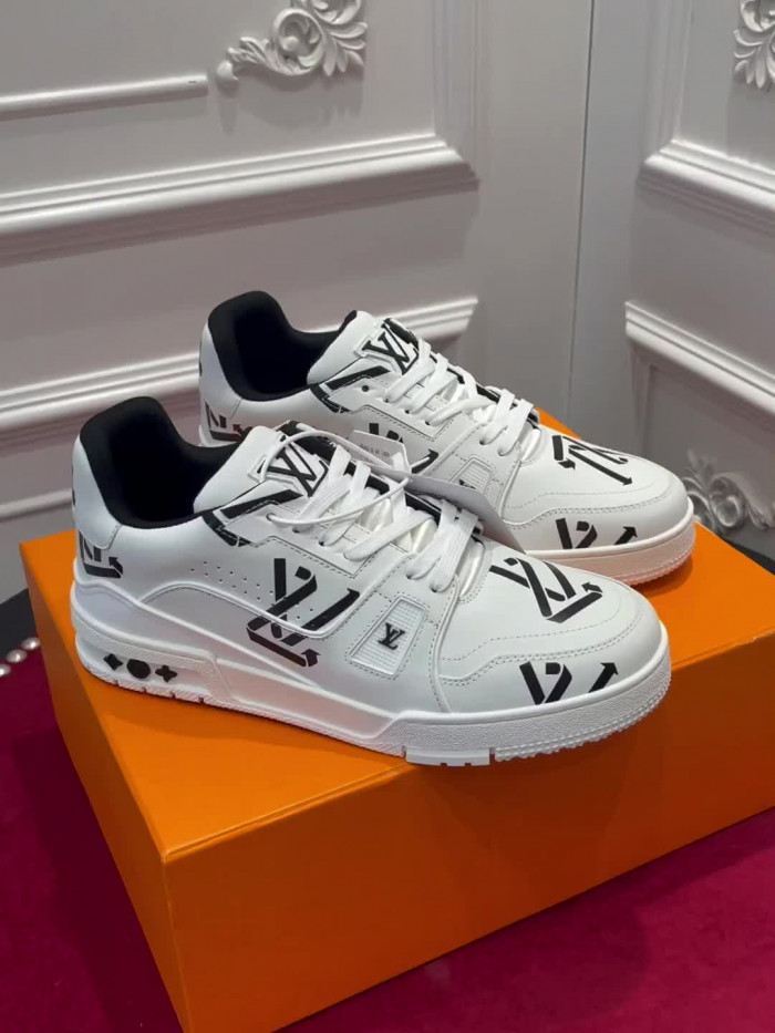lv snekaers l000067