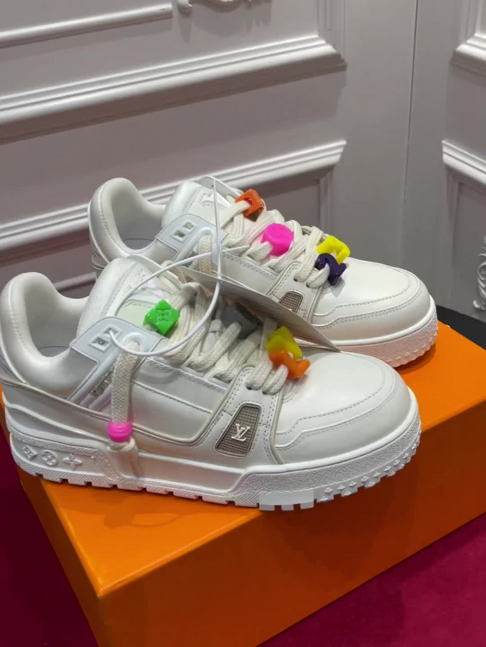 lv snekaers l000059