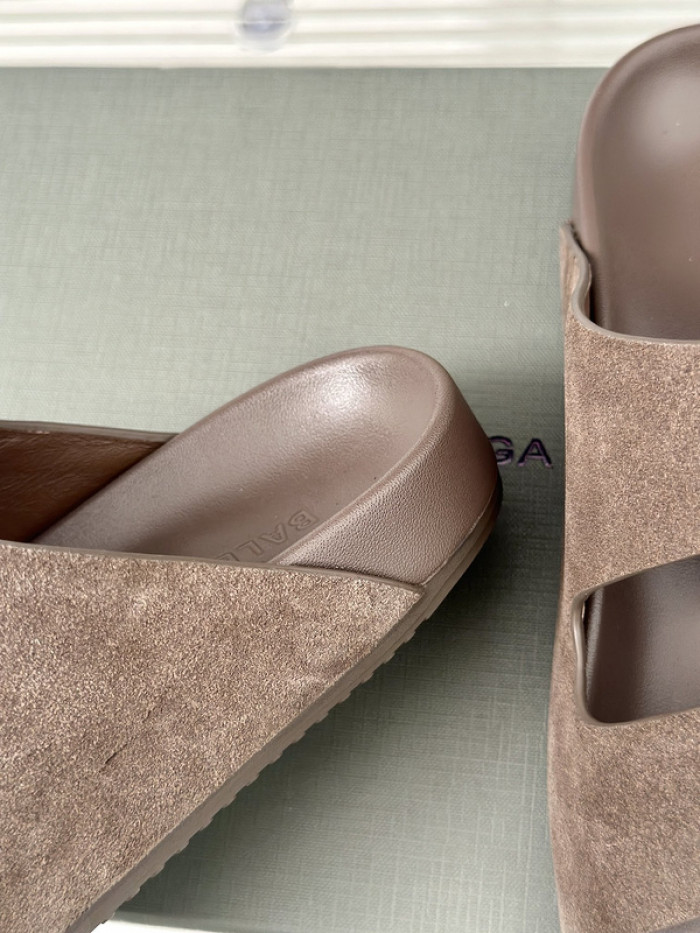 balenciag* sandal bs70