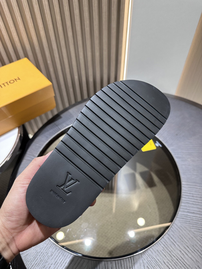 l&v sandal 49