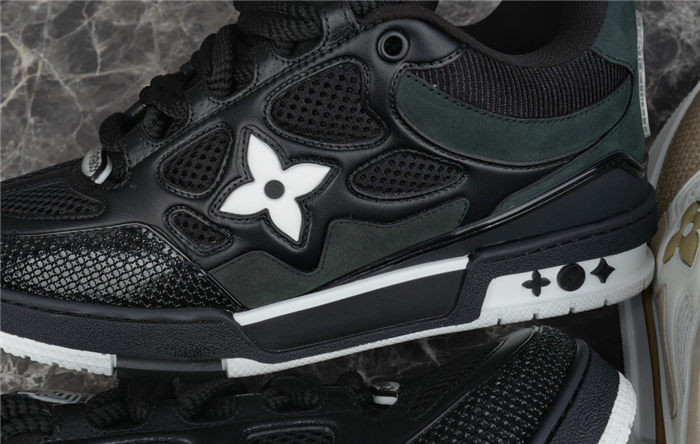 lv skate snekaers l0000304