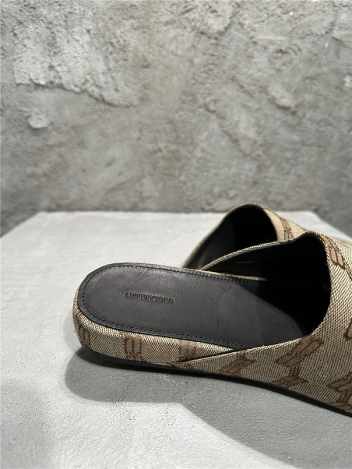 balenciag* sandal bs66